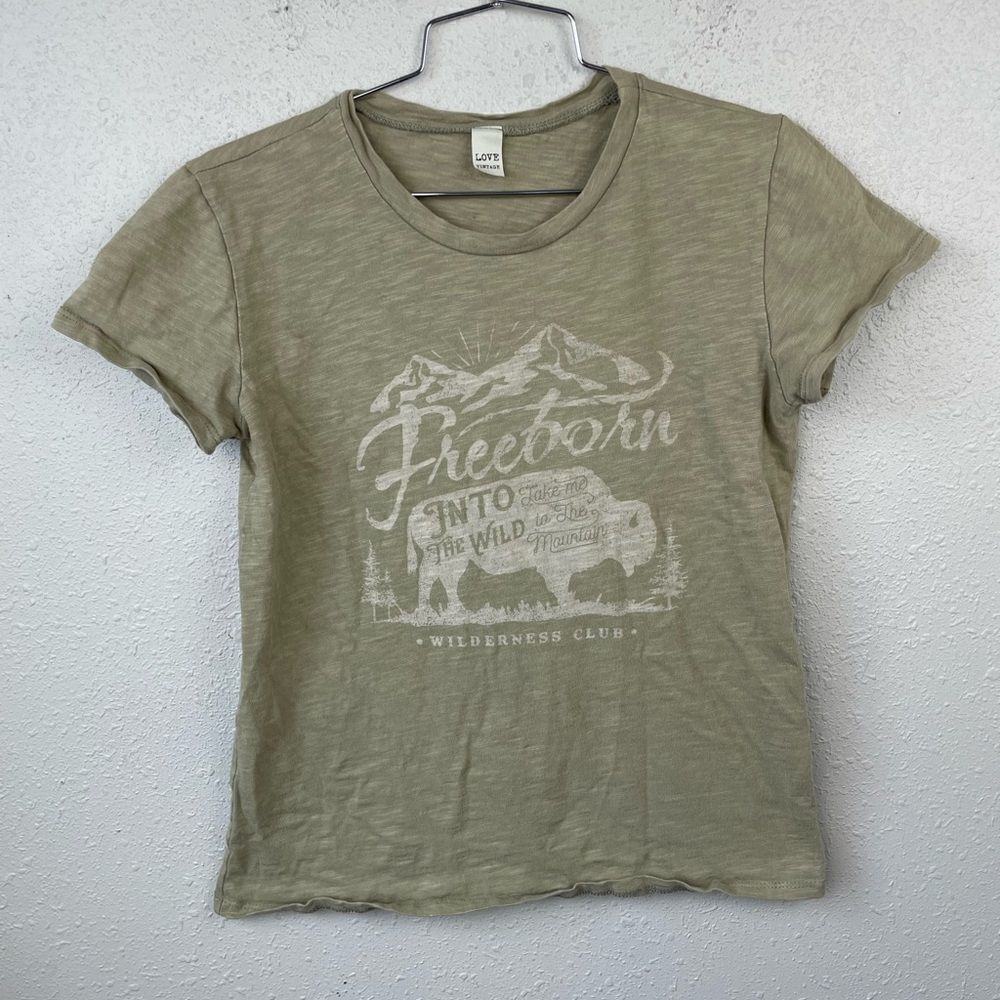 Love Vintage Freeborn Wilderness Club Short Sleeve T-Shirt Size S EUC